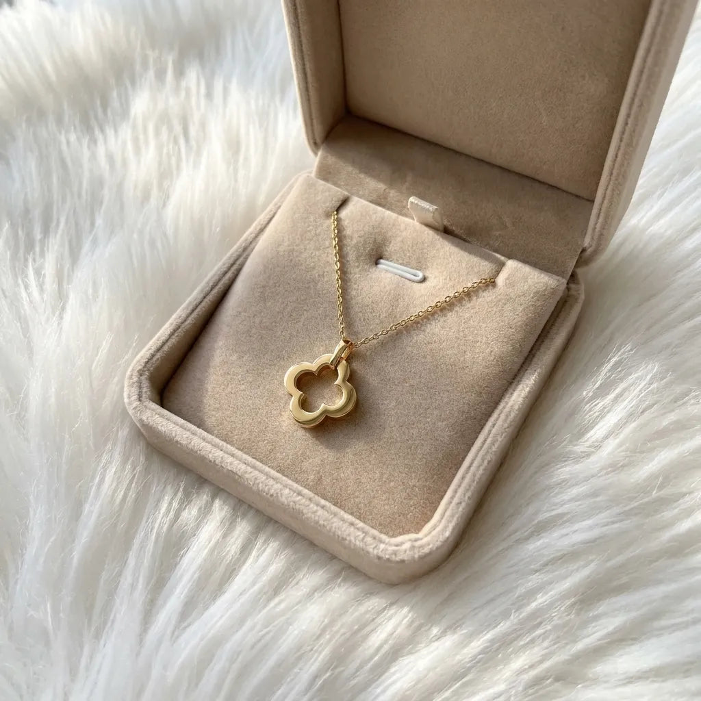 Alhambra Open Clover Pendant Necklace