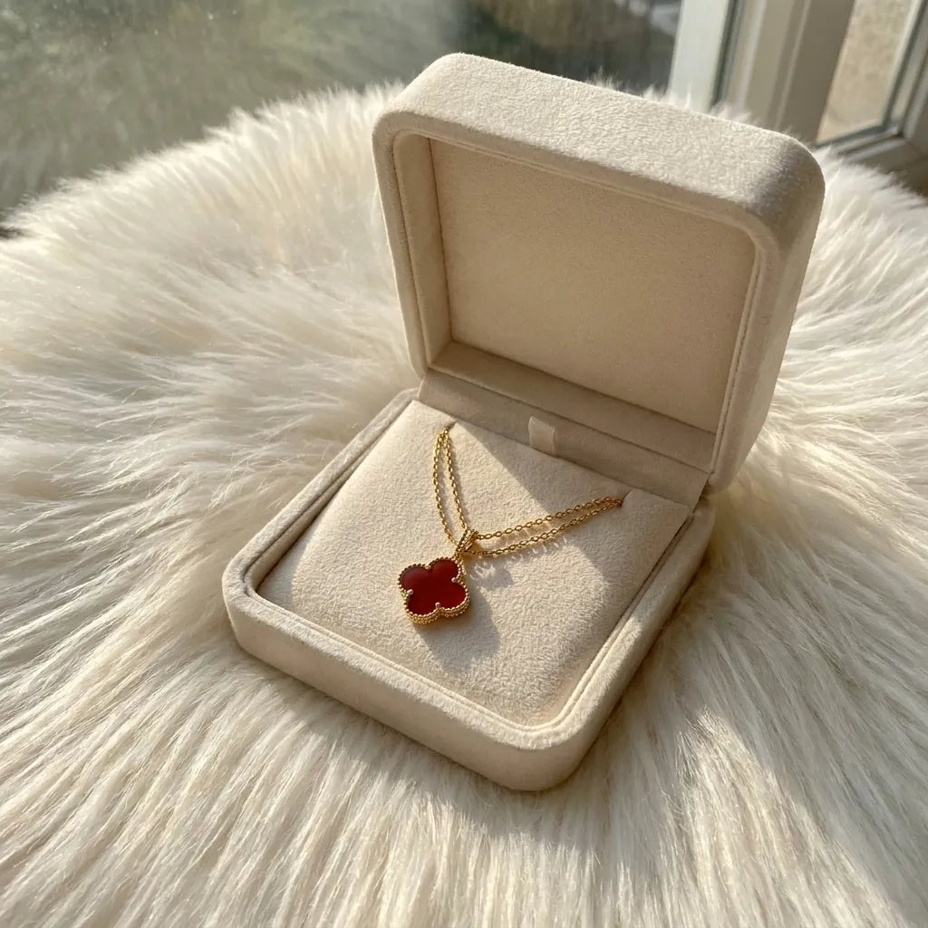 Alhambra Radiant Clover Pendant Necklace
