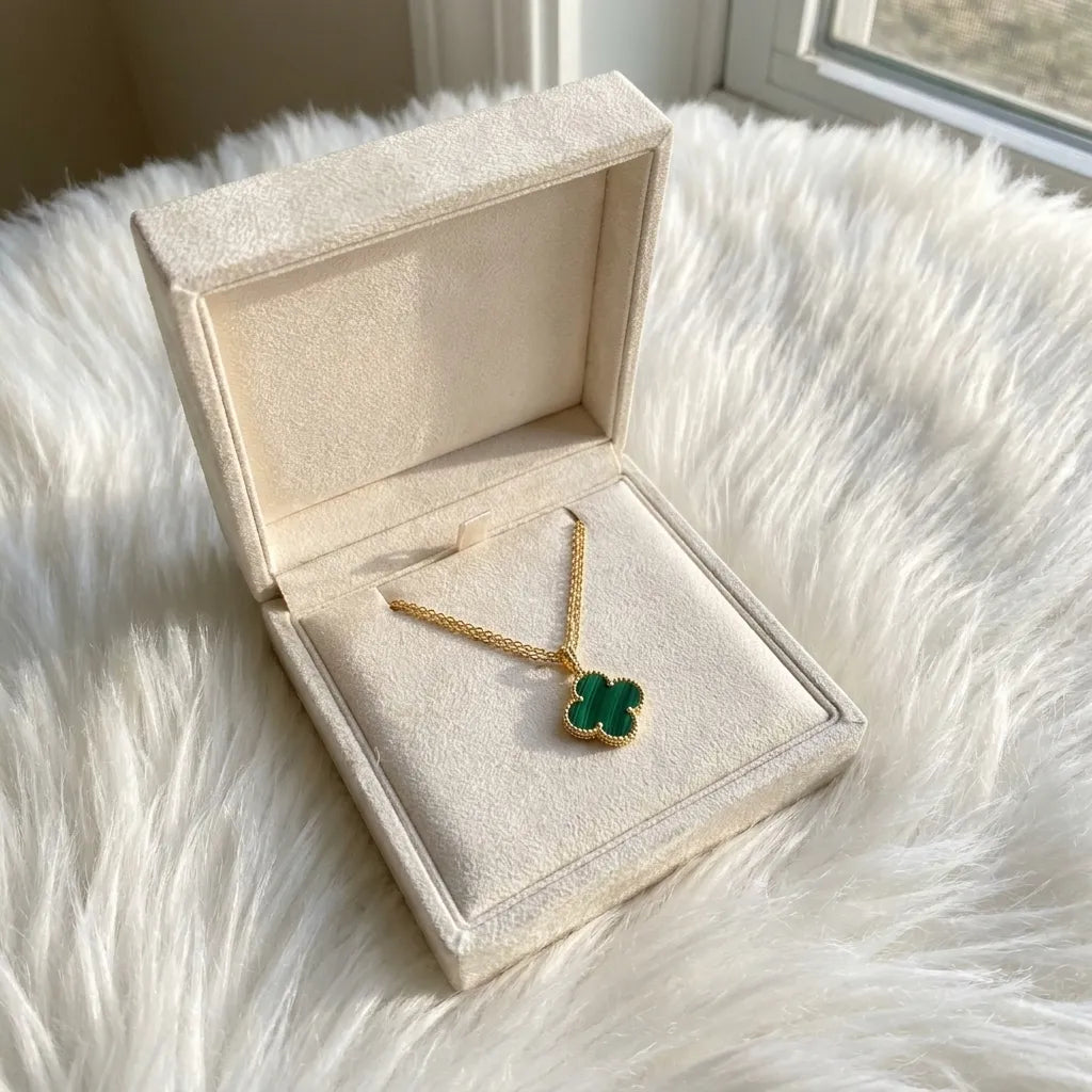 Alhambra Verde Clover Pendant Necklace