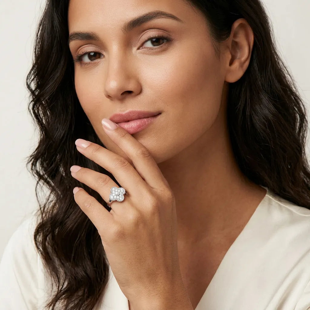 Alhambra Bloom Pavé Ring