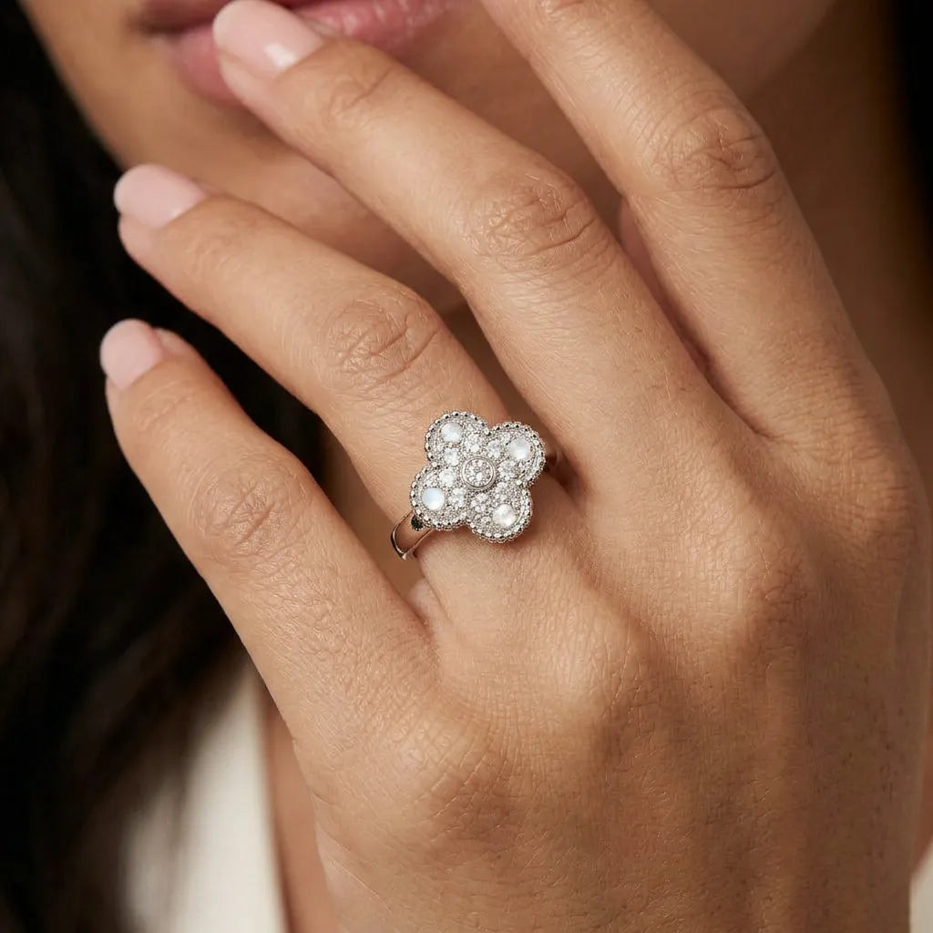 Alhambra Bloom Pavé Ring