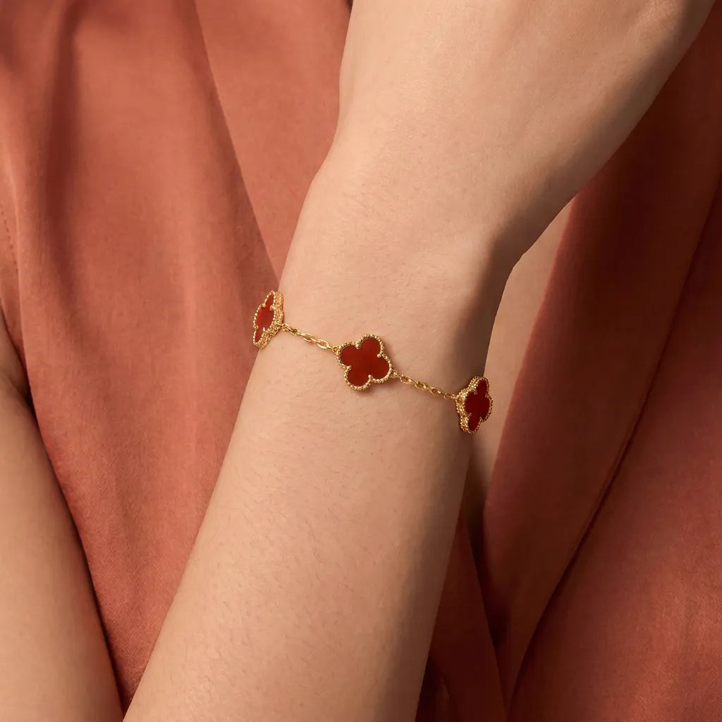 Alhambra Carnelian Clover Bracelet