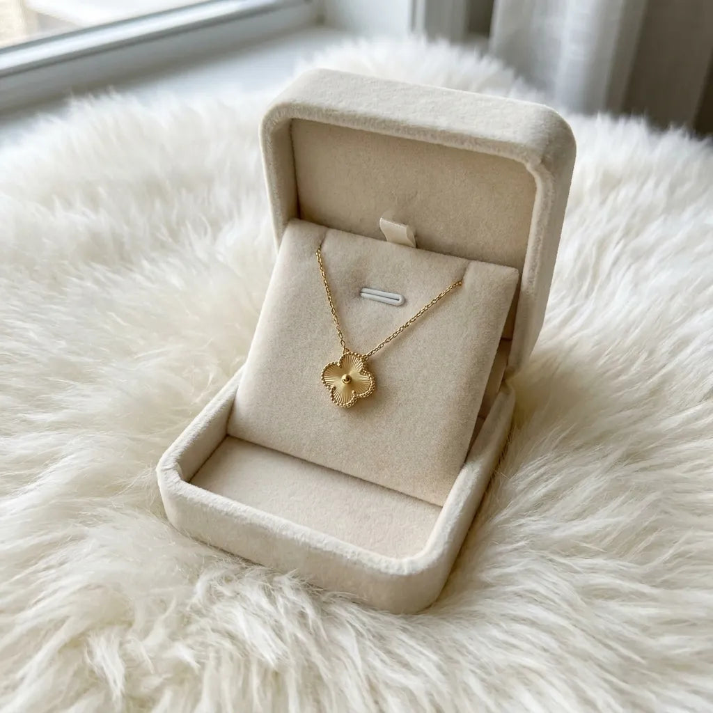 Alhambra Engraved Clover Pendant Necklace