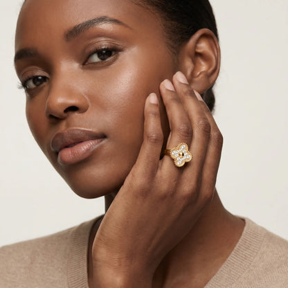 Alhambra Pavé Clover Ring