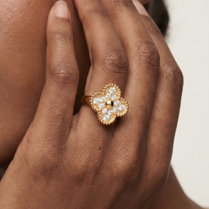Alhambra Pavé Clover Ring