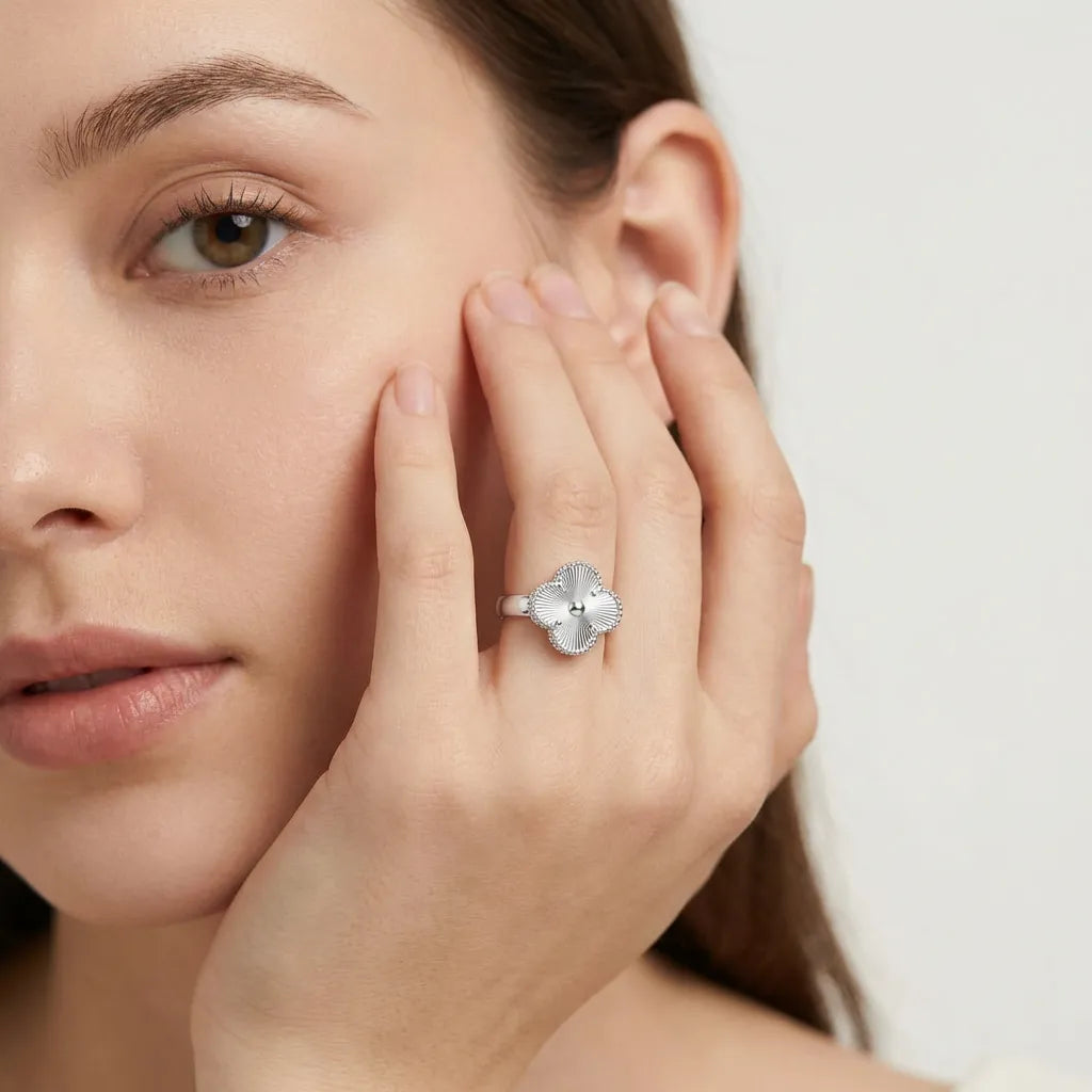 Alhambra Radiant Clover Ring
