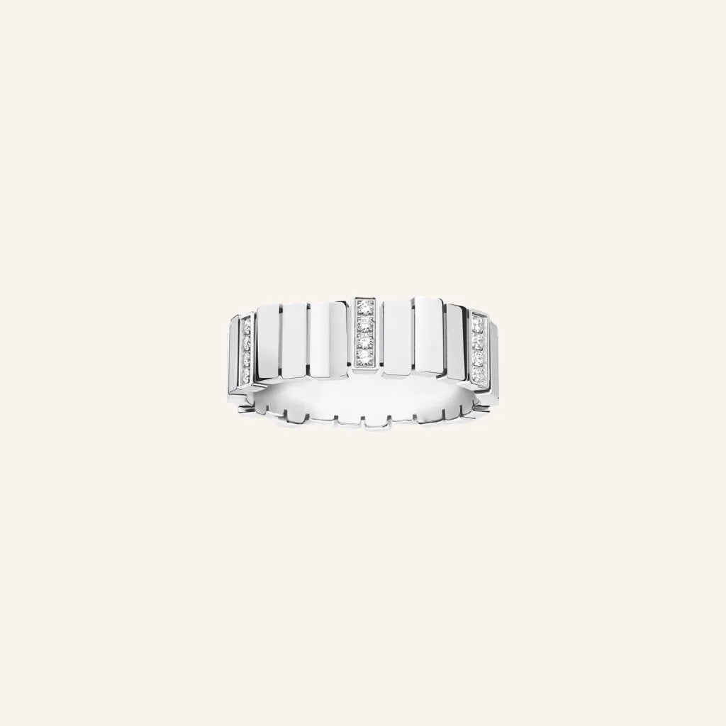 Bois Geometric Ribbed Band Ring