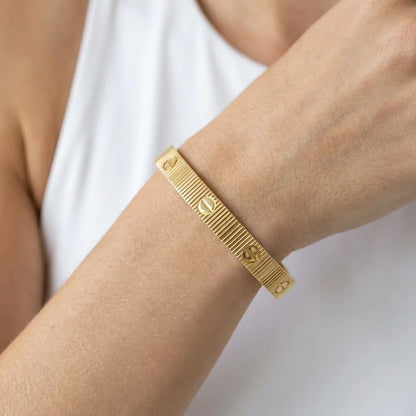 Love Ribbed Screw Accent Bracelet