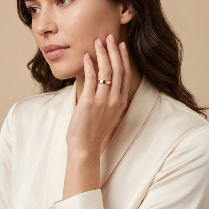 Love Screw Detail Band Ring