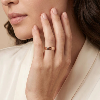 Love Screw Detail Band Ring