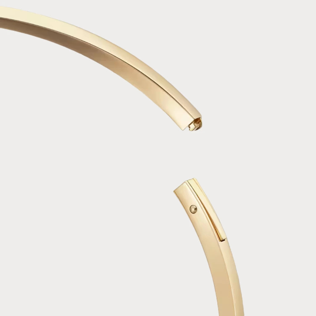 Love Slim Screw Collar Necklace