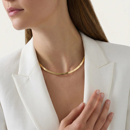 Love Slim Screw Collar Necklace
