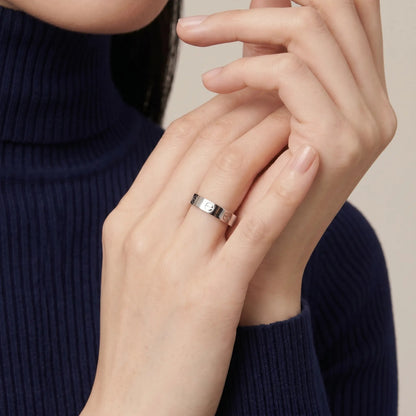 Love Smooth Screw Band Ring