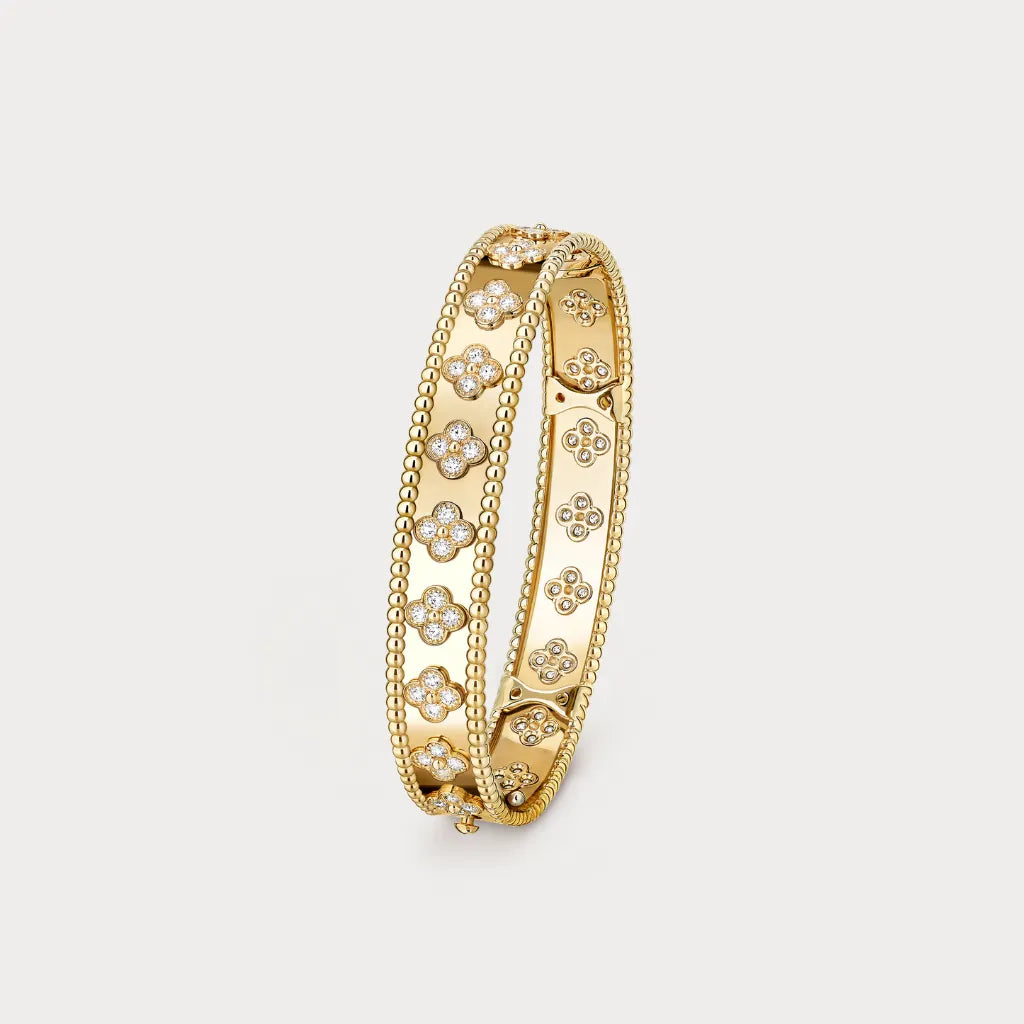 Perlée Clover Pavé Bangle Bracelet