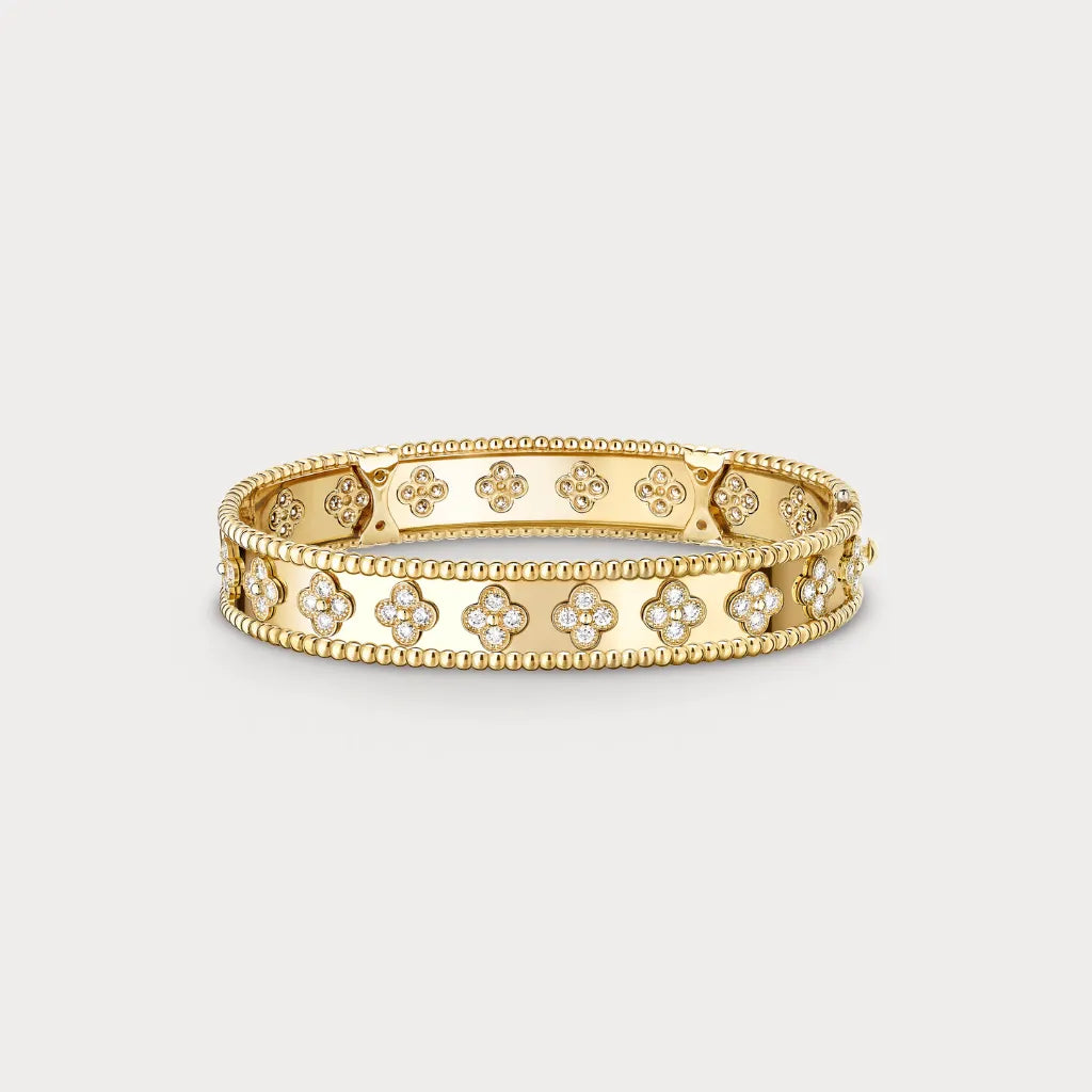 Perlée Clover Pavé Bangle Bracelet