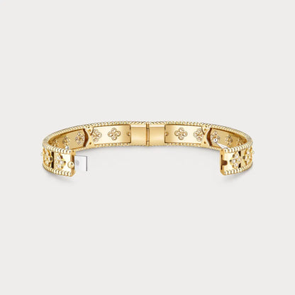 Perlée Clover Pavé Bangle Bracelet