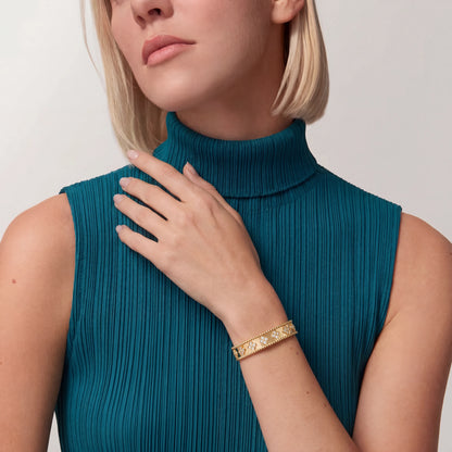 Perlée Clover Pavé Bangle Bracelet