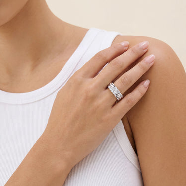 Perlée White Stone Cluster Ring